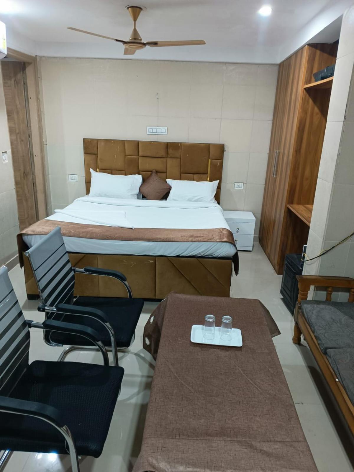 Soooper Hotel Gurgaon Exterior foto